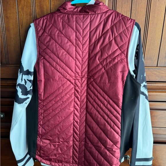 Krimson Klover Quarter Zip Top with Ski Motif and Reversible Coordinating Vest - Picture 2 of 9